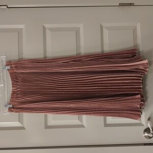 Women's dusty Rose pleated flare skirt by Vici size small